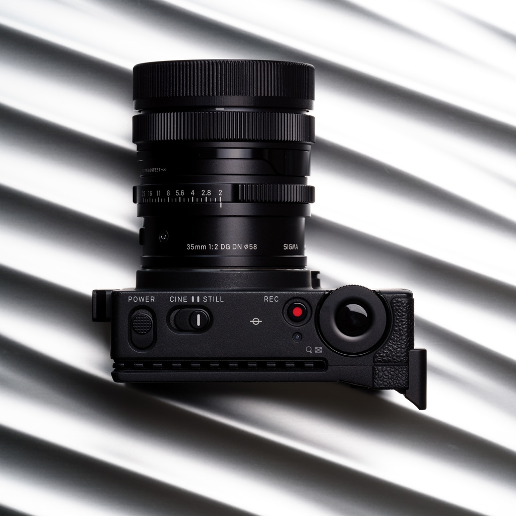 VSH-11ALX (Alx. Vertical Strap Holder for SIGMA fp)