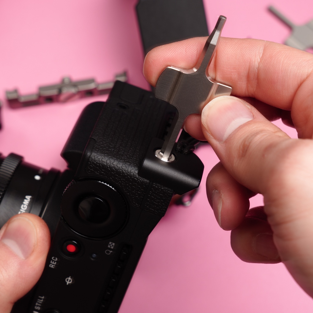 カメラ用ミニマル・マルチツール TMHWK-MC