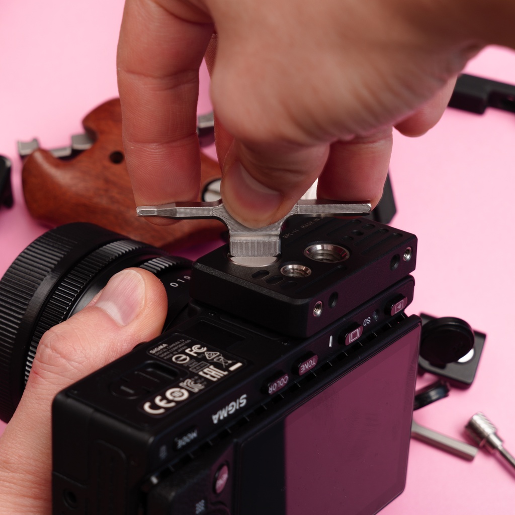 カメラ用ミニマル・マルチツール TMHWK-MC