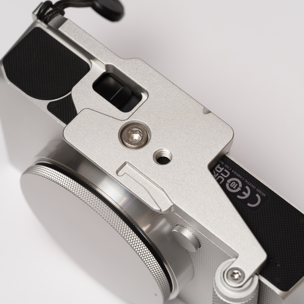 SIGMA BF用 グリップ後づけ式ボトムプレート GBP-C361