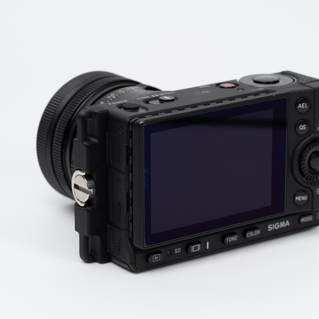 SIGMA fp 用縦吊りストラップホルダー VSH-21 ASA