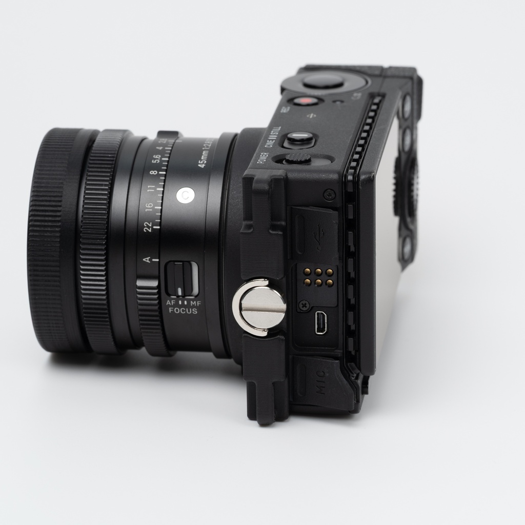 SIGMA fp 用縦吊りストラップホルダー VSH-21 ASA