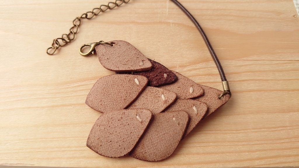 ブレスレット 老竜のうろこ 革