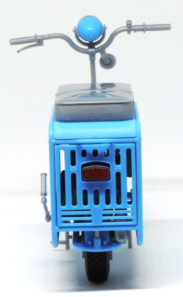 1/12 バルモビル (スカイブルー) プラモデル