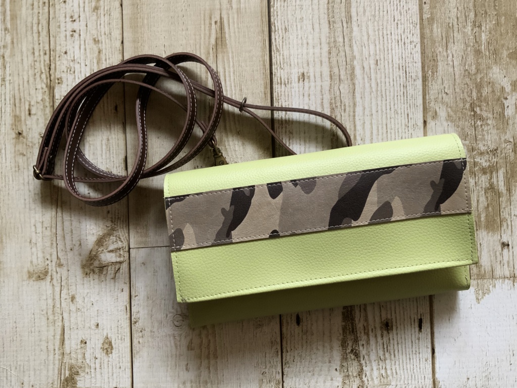 ウォレット(若草色)