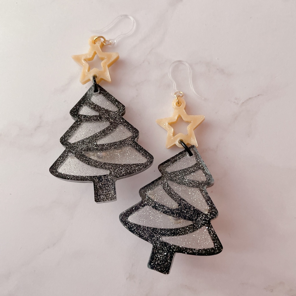 ブラックツリーのピアス