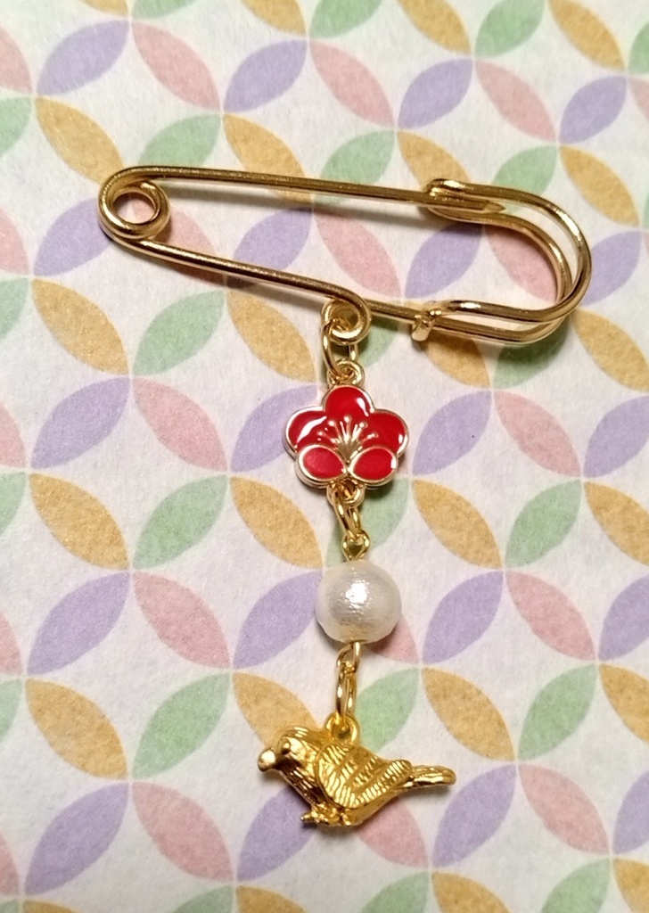 梅雪鳥のブローチ