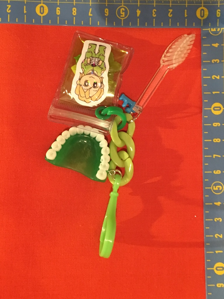 推しの歯を磨けるキーホルダー パート1