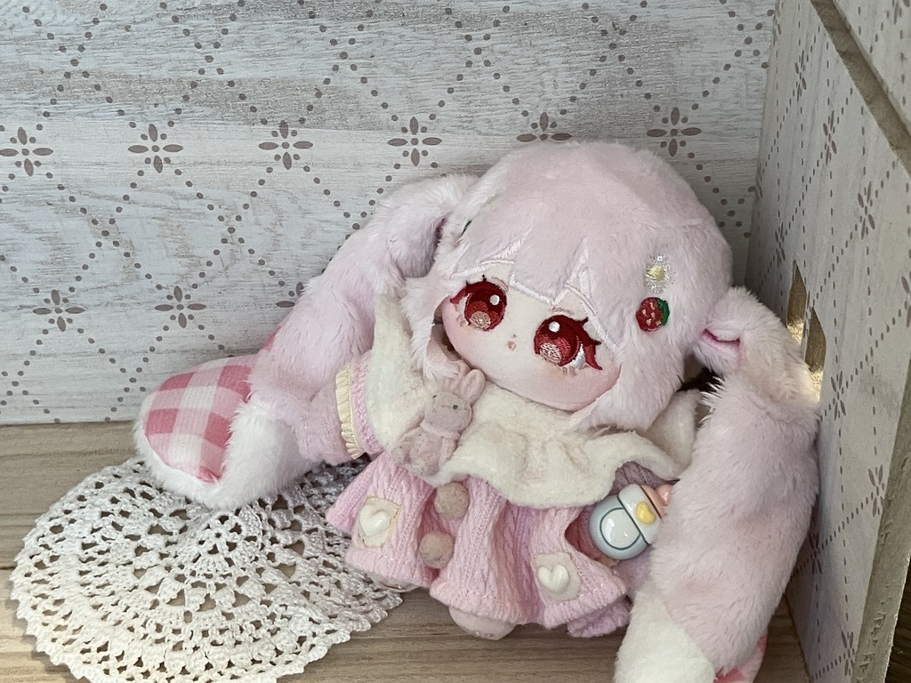 無属性プティルルB品 顔が幼い、いちごの種刺繍荒い