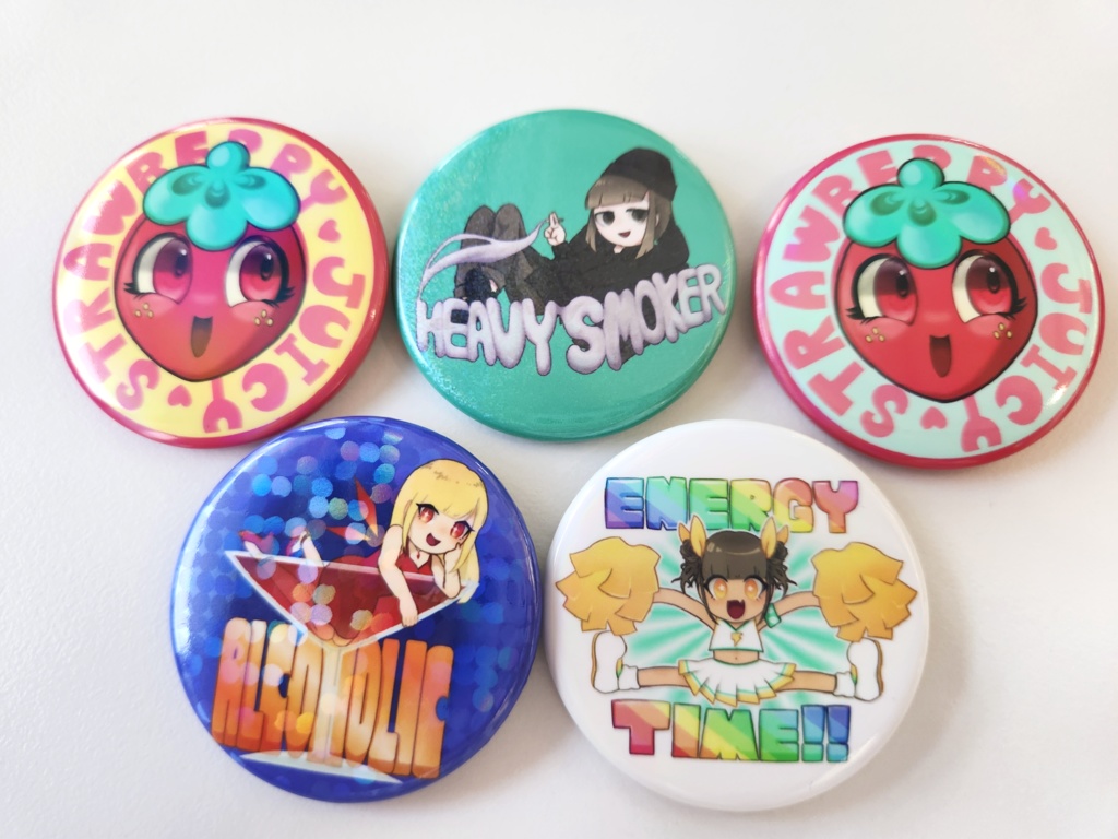 いちご缶バッジ