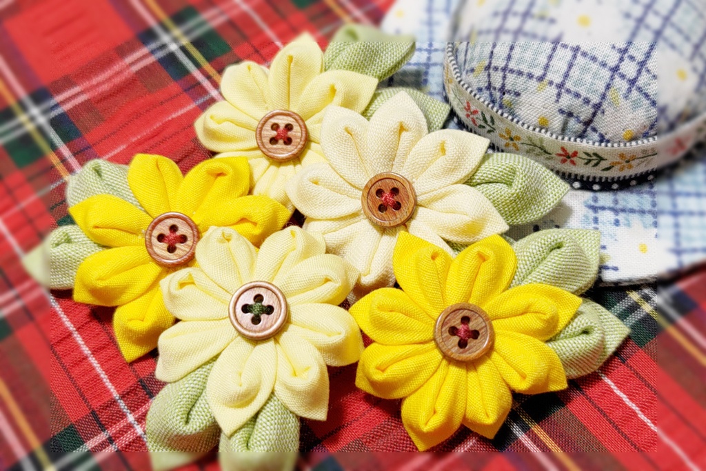お花のブローチ