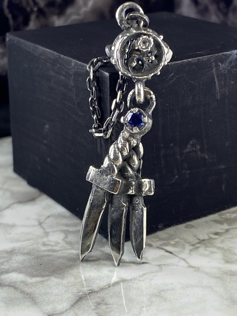 十六夜咲夜モチーフピアス