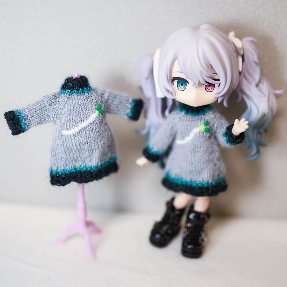 刺繍ニットワンピース(グレー)