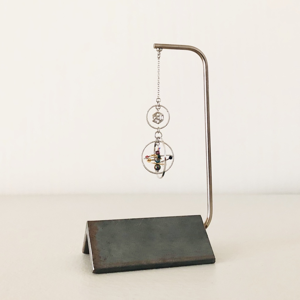 軌道のオーナメント