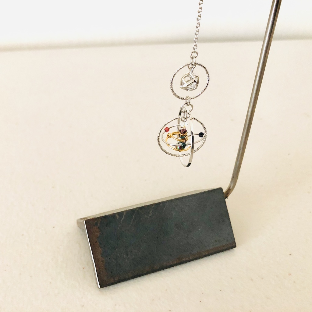 軌道のオーナメント