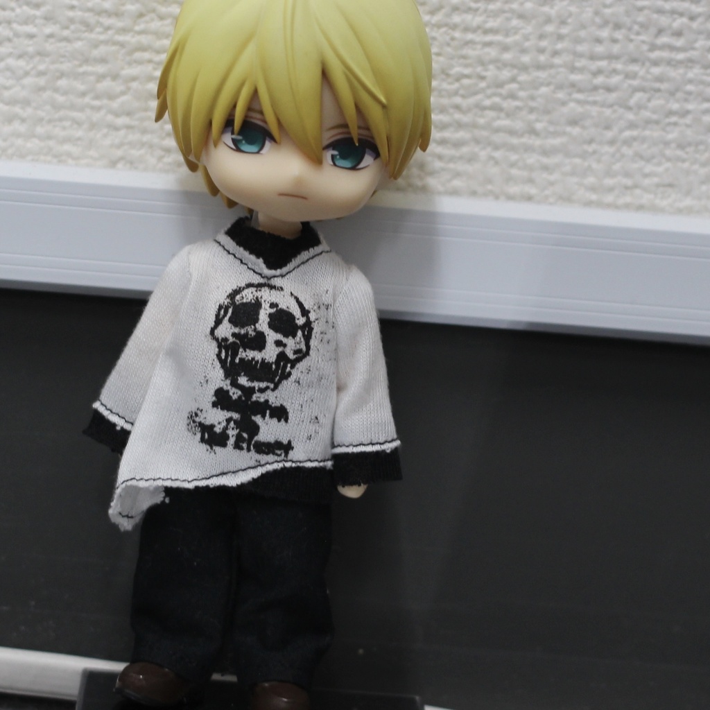 ねんどろいどどーる用洋服セット《髑髏プリントカットソー》