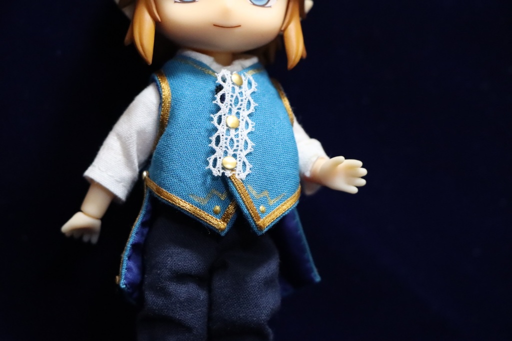 ねんどろいどどーる用洋服セット《カエルムベスト》