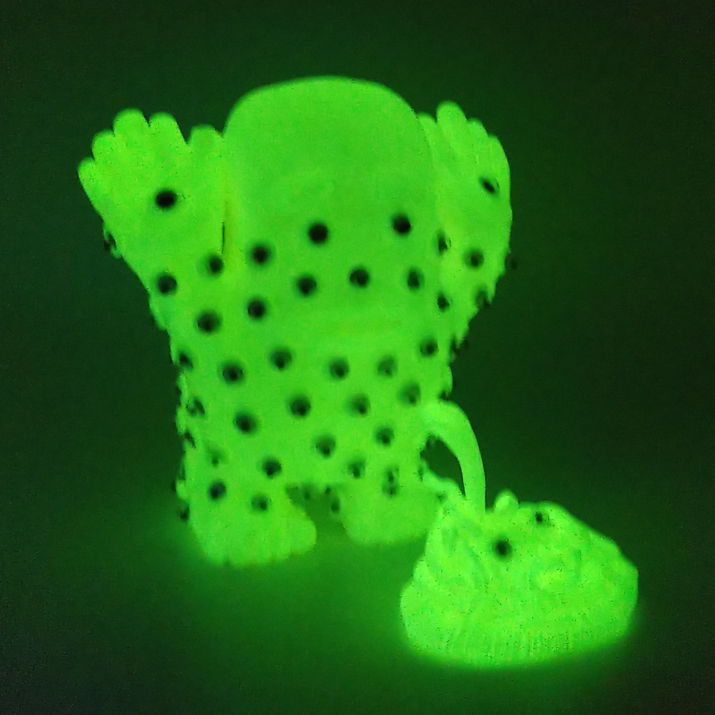 びっくりする百目 蓄光粘土