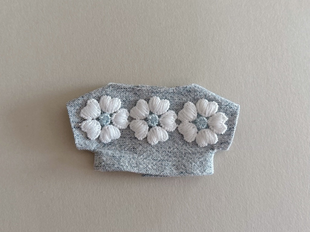 大きなお花が咲いたトップス