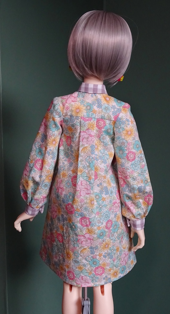 シャツワンピース01(耳飾り付)