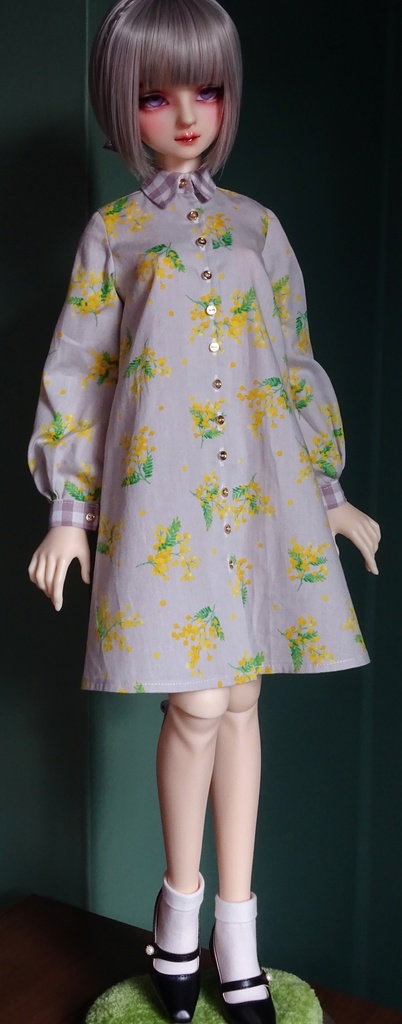 シャツワンピース02(耳飾り付)