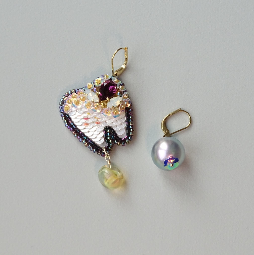 虫歯ビーズ刺繍耳飾り03