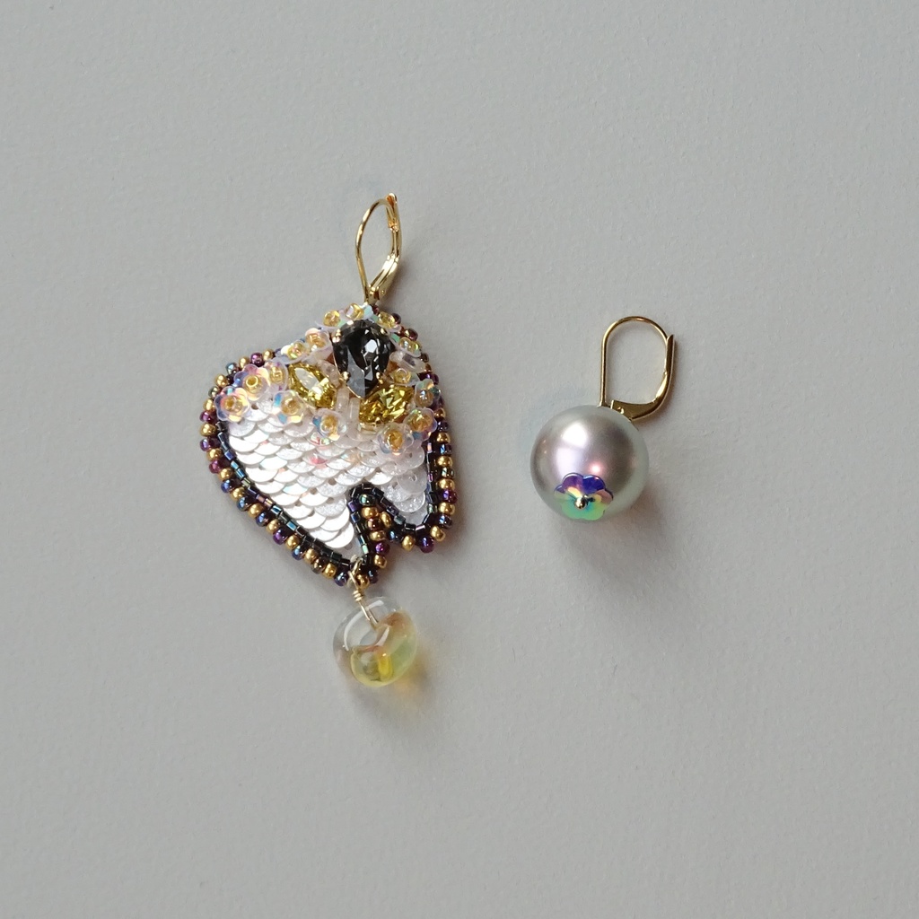 虫歯ビーズ刺繍耳飾り05