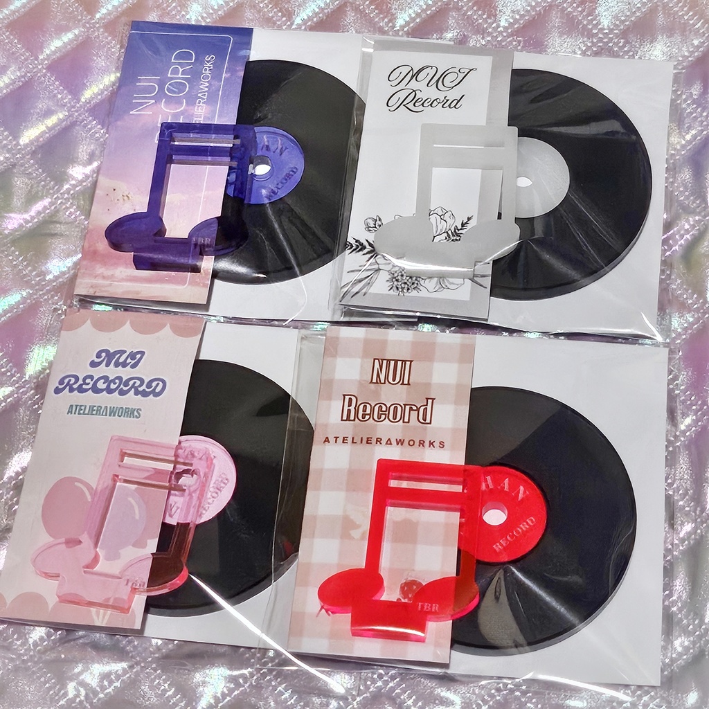 レコード型ぬいぐるみスタンド、盤面スモークブラック(10cm前後向け)