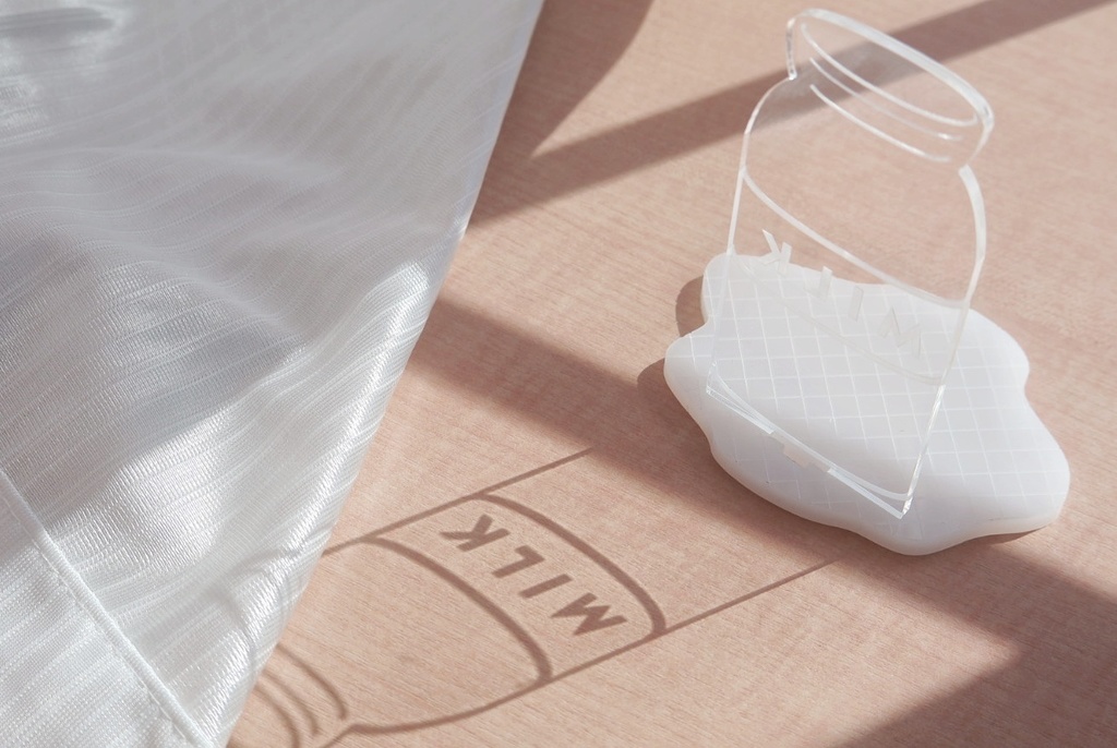 こぼれたMILKのぬいスタンド