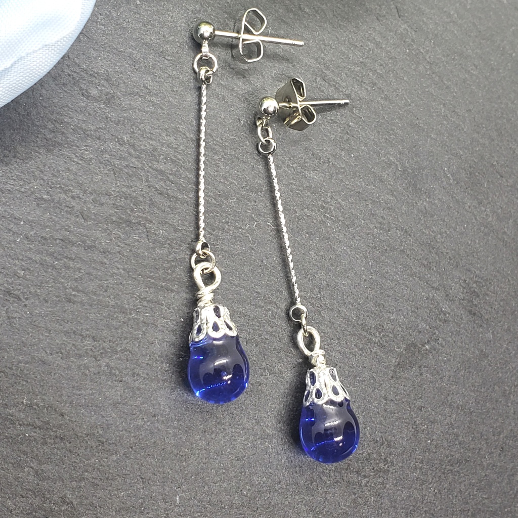 雫型 耳飾り 小 【瑠璃色】