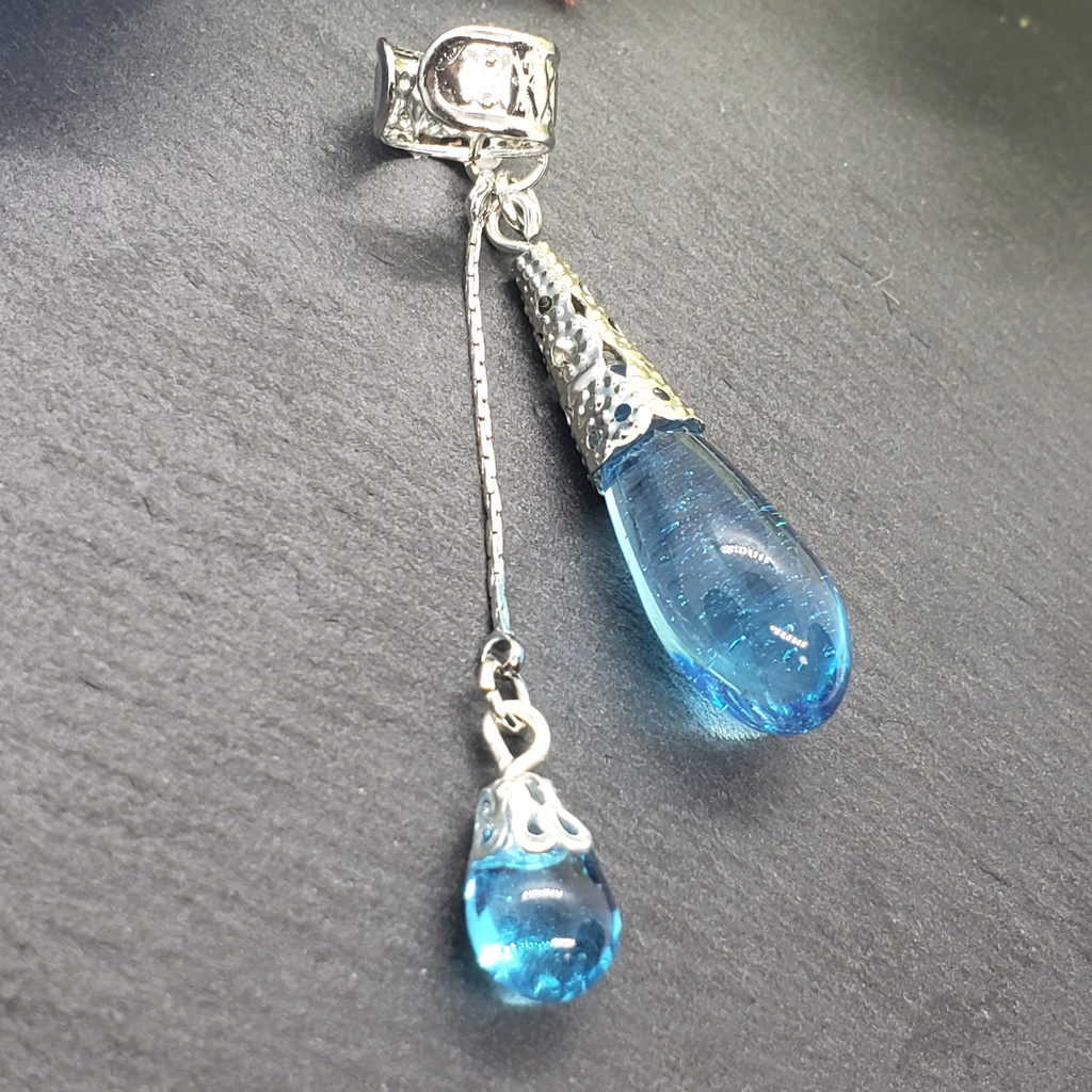 雫型 イヤーカフ 【勿忘草色】