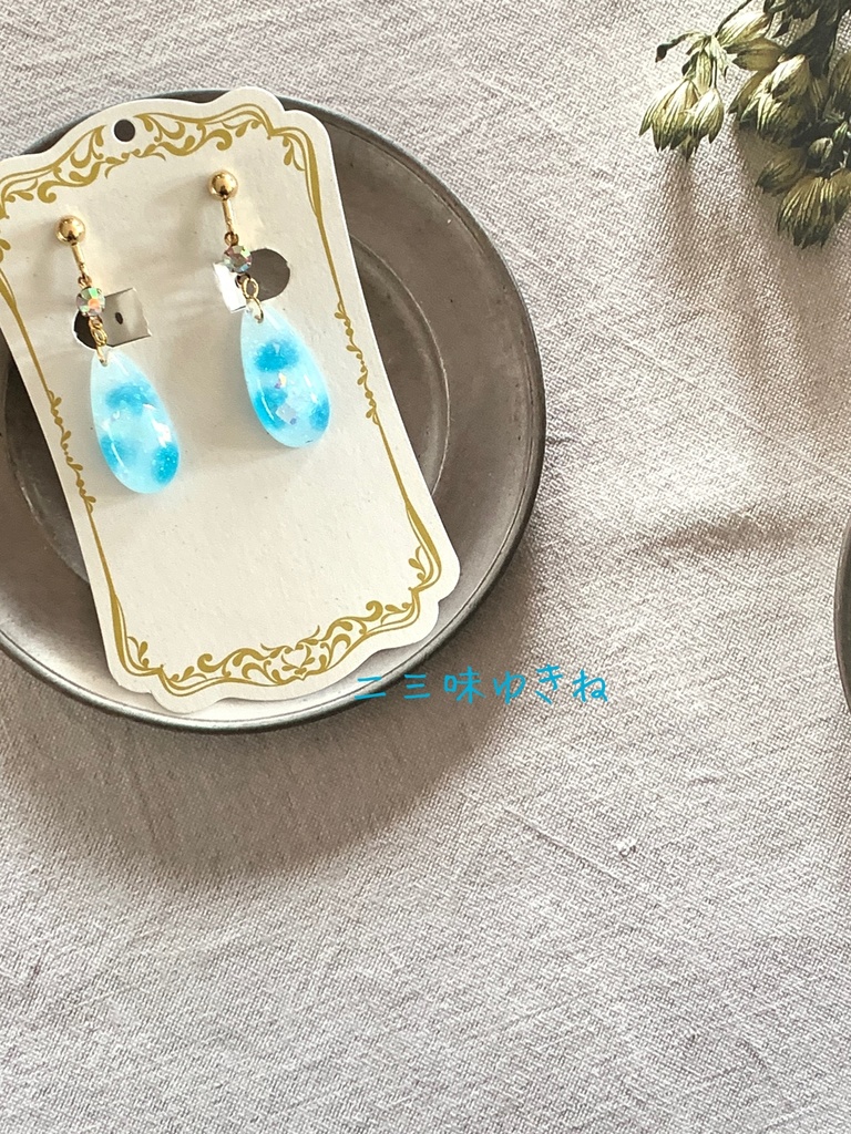 ブルー ホワイトのなついろイヤリング ふたば月 Booth