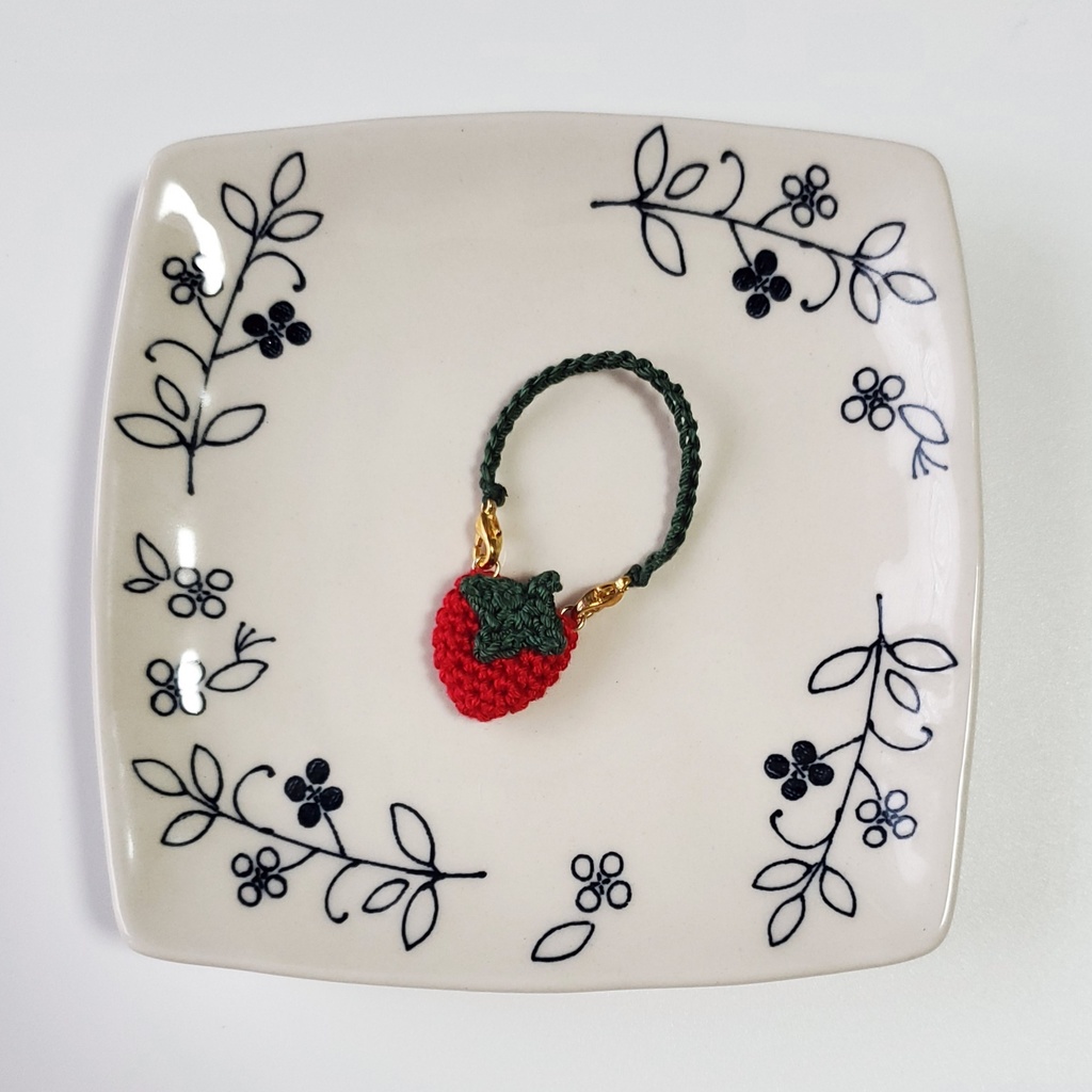 いちごのポシェット(10㎝ぬいサイズ)