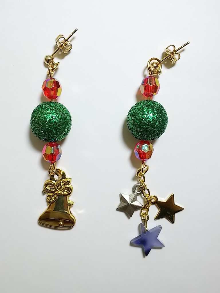 クリスマスにぴったりのアクセサリー