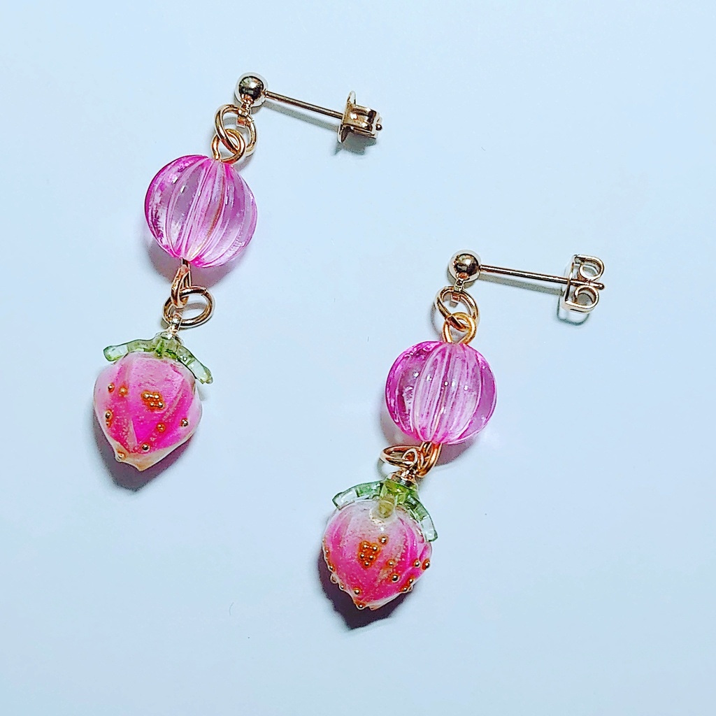 可愛いアクセサリー　美味しいイチゴ！