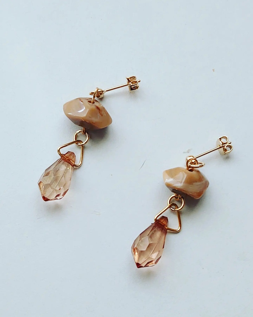 ハンドメイドアクセサリー カラフルアクリルアクセサリー