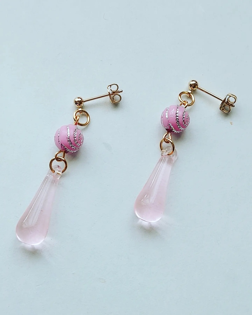 ハンドメイドアクセサリー カラフルアクリルアクセサリー