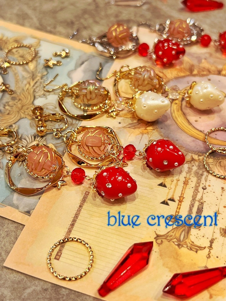 苺の円環の耳飾り