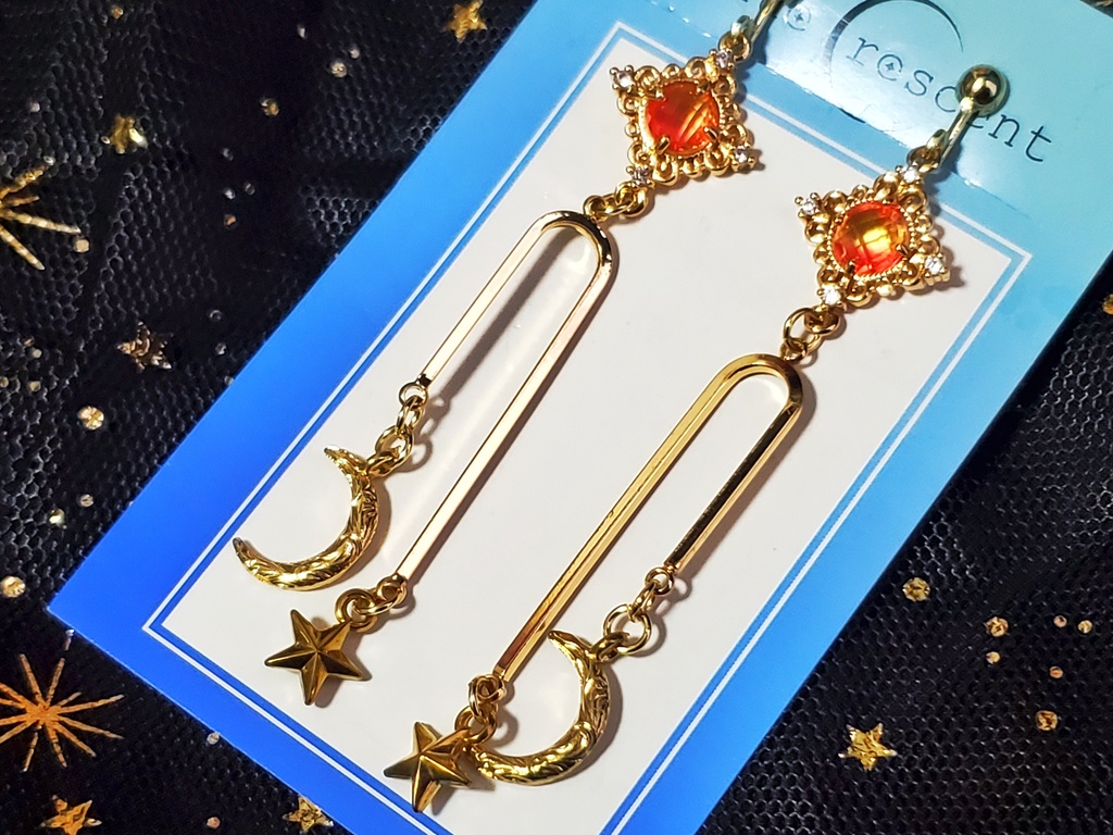 三日月のスウィング耳飾り