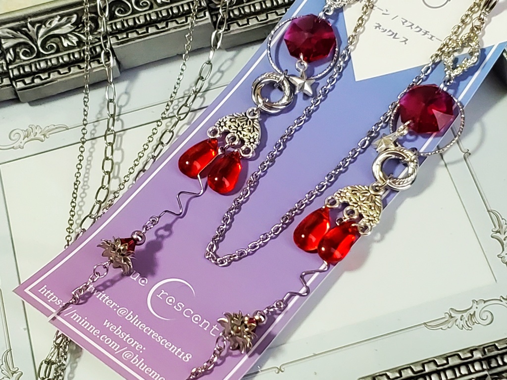 赤い花束の眼鏡チェーン