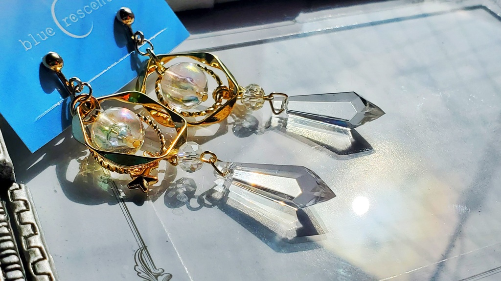 しゃぼん玉の円環の耳飾り