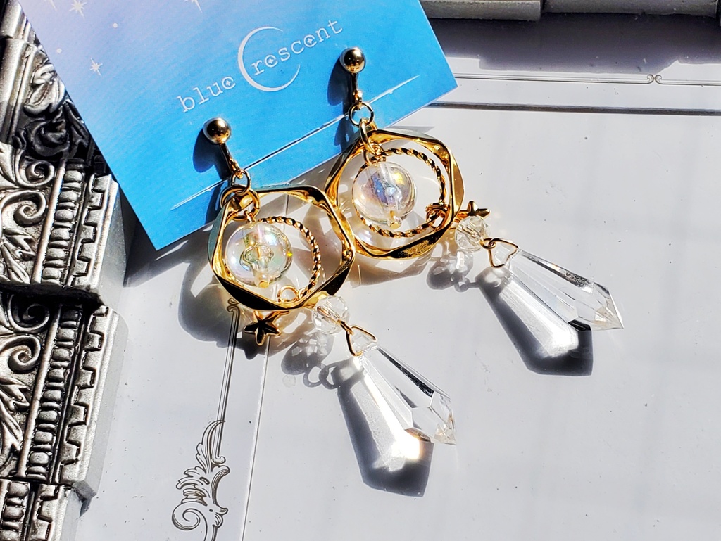 しゃぼん玉の円環の耳飾り