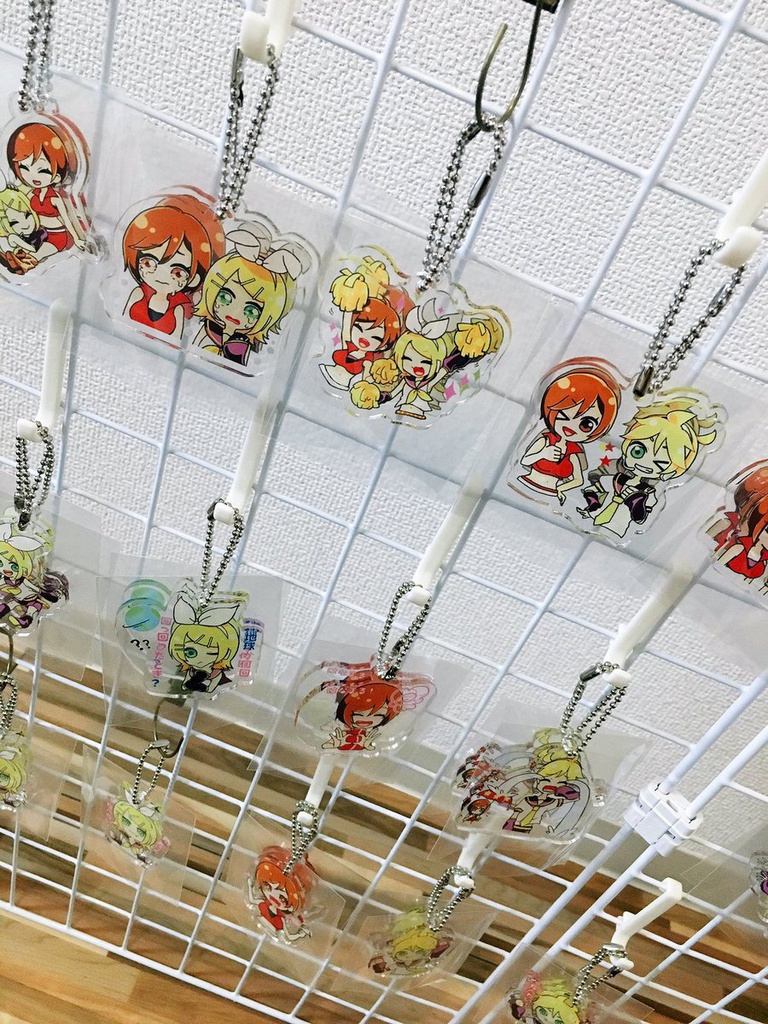 鏡音MEIKO アクキー/ソロの絵柄