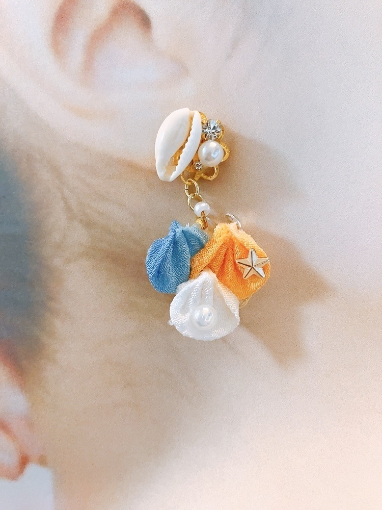 貝殻のつまみ細工ピアス イヤリング無料 ピアス 貝がら シェル ちりめん ビーズ 海 プレゼント