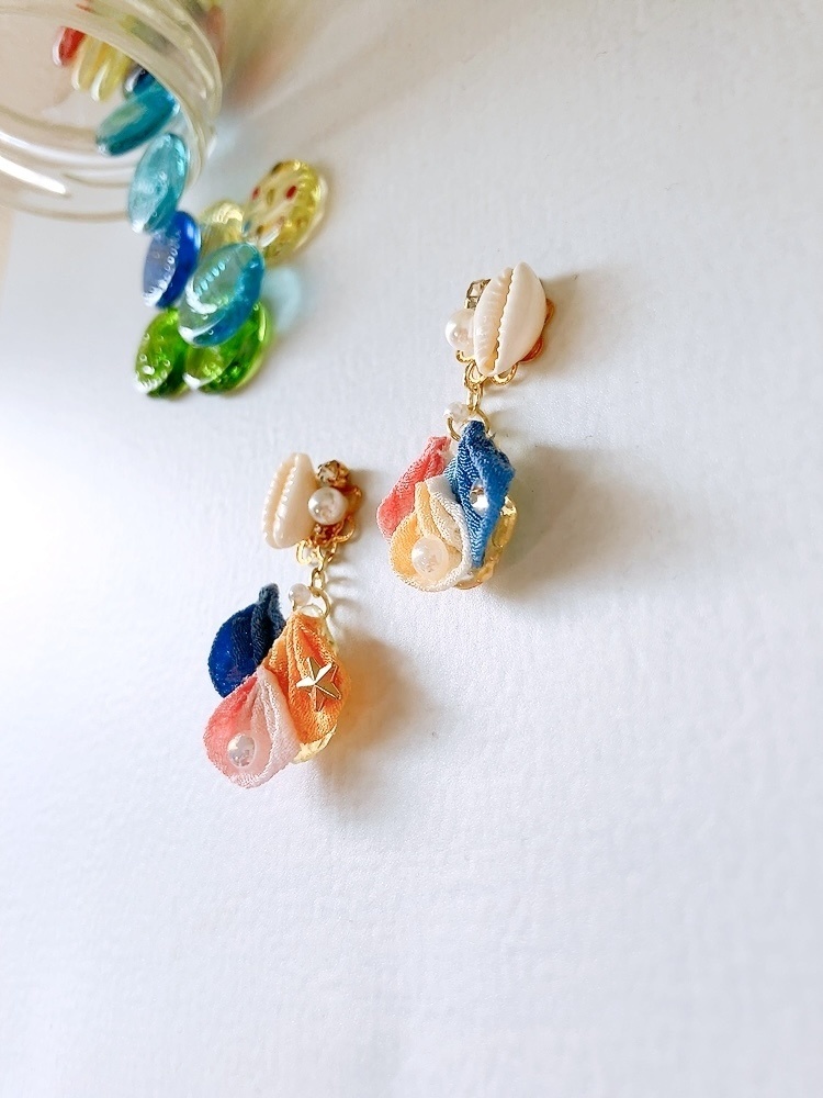 貝殻のつまみ細工ピアス イヤリング無料 ピアス 貝がら シェル ちりめん ビーズ 海 プレゼント