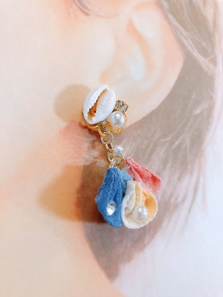 貝殻のつまみ細工ピアス イヤリング無料 ピアス 貝がら シェル ちりめん ビーズ 海 プレゼント