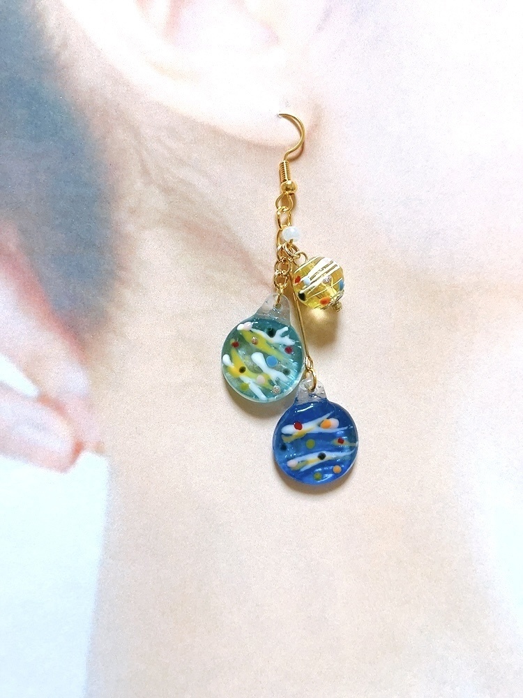 おはじき水風船ピアス 水色×青 ピアス イヤリング無料 プレゼント 夏 ヨーヨー レジン レトロ カラフル 水風船 夏 祭り 和 ガラス 水玉