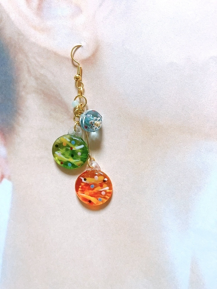 おはじき水風船ピアス カラフルMIX ピアス イヤリング プレゼント 夏 ヨーヨー レジン 水風船 イヤリング無料
