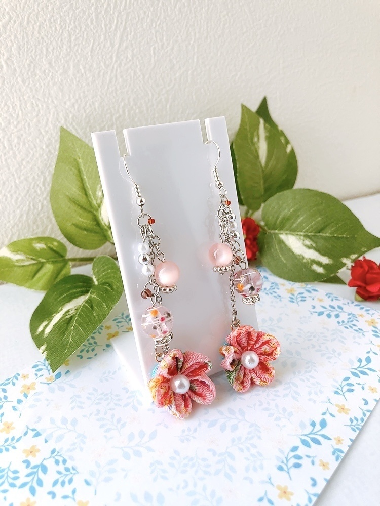 ヨーヨー×つまみ細工のピアス 桃色 イヤリング 水風船 つまみ細工 ピアス イヤリング無料 シンプル 浴衣 着物 和 祭り ヨーヨー 和装 カラフル 選べる