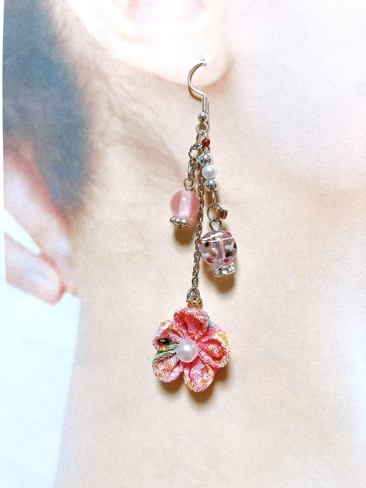 ヨーヨー×つまみ細工のピアス 桃色 イヤリング 水風船 つまみ細工 ピアス イヤリング無料 シンプル 浴衣 着物 和 祭り ヨーヨー 和装 カラフル 選べる
